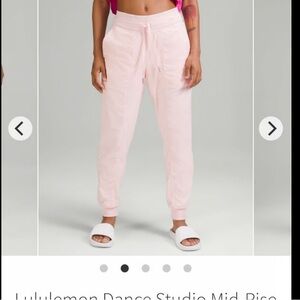 Lululemon Dance studio Mid rise Joggers Lined